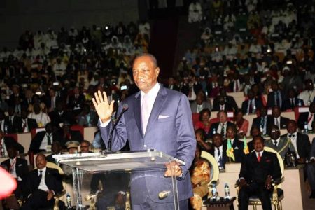 Alpha cond&eacute; qui pr&ecirc;te serment